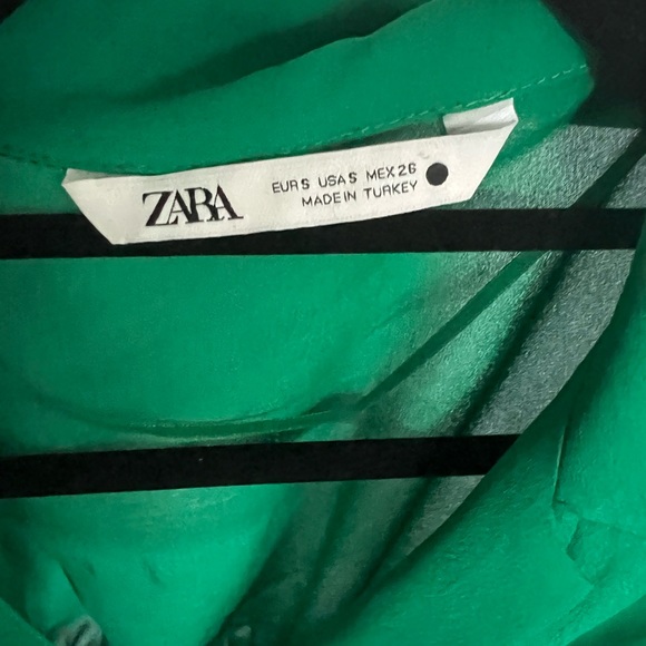Green Zara Crop - Picture 2 of 2